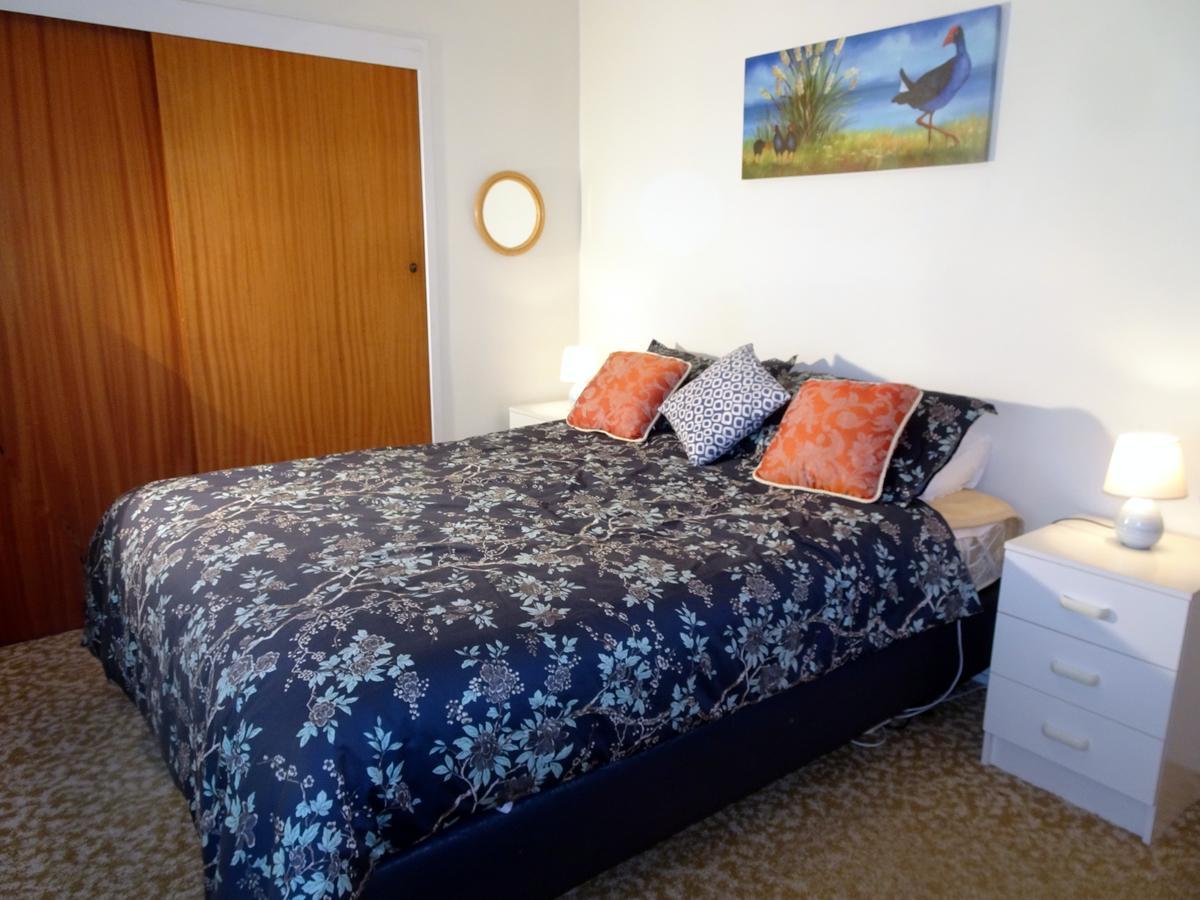 Smokebush Cottage - Holiday Home Exclusively Yours Turangi Exterior photo